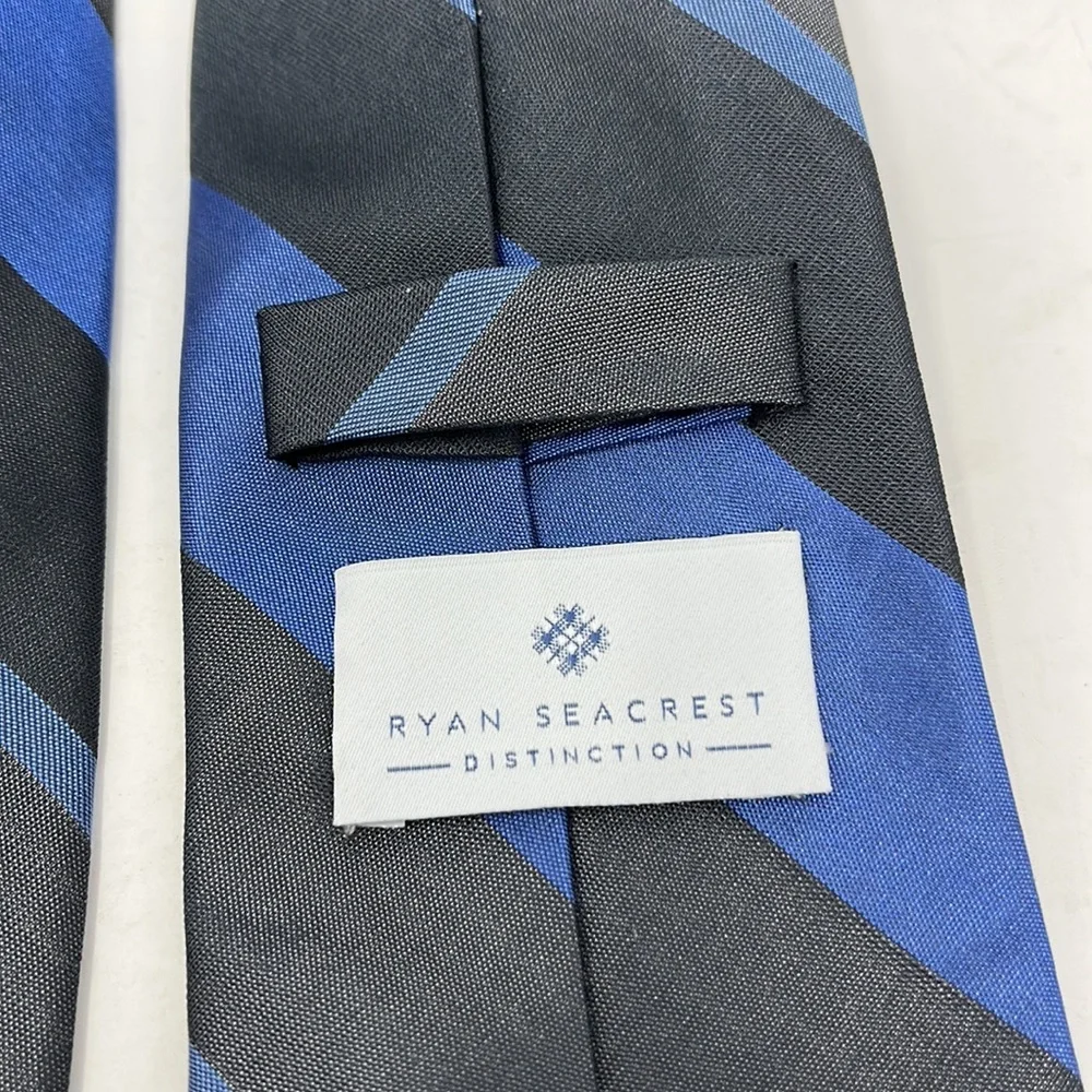 Ryan Seacrest Distinction excellent no